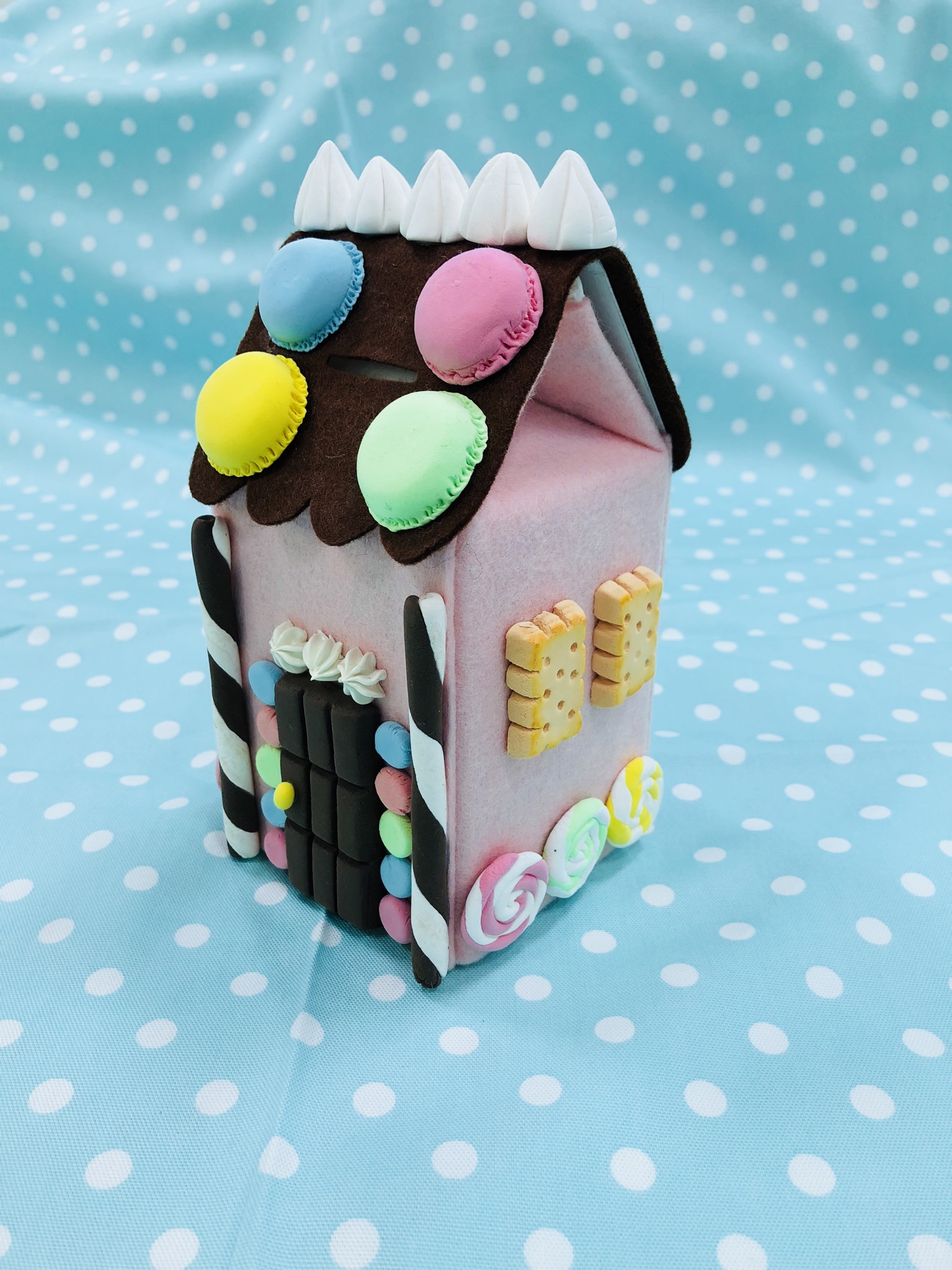 お菓子の家の貯金箱 クラフトパークパームシティ和歌山店のワークショップ